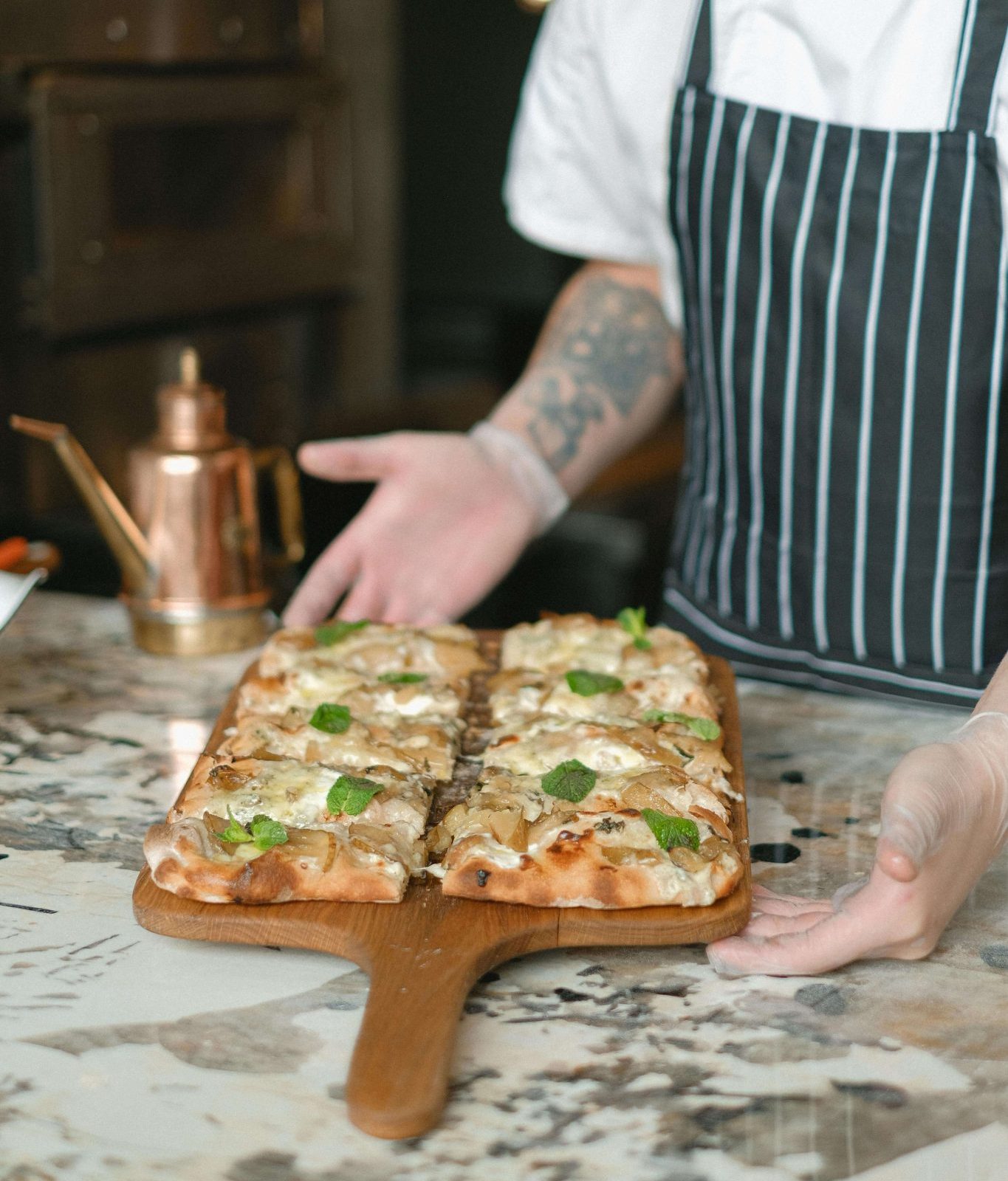 Restaurang Södermalm: Il Tempo serverar hemlagad pasta och romersk pizza i unik Little Italy-atmosfär.
